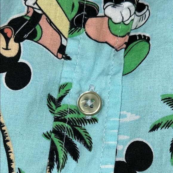 Surfโs ๐๐ปโโ๏ธโ๐ ๐ ๐ด Mickey Aloha ๐บ Shirt ๐ ๐ฏ Cotton for Comfort - Picture 12 of 17